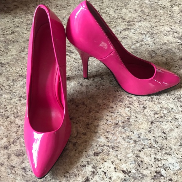 Pointed Toe Hot Pink Heels - Picture 1 of 3